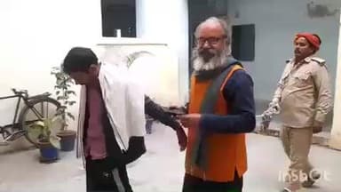 भभुआ: सीवों गांव में मारपीट के मामले में पुलिस ने पिता-पुत्र को किया गिरफ्तार