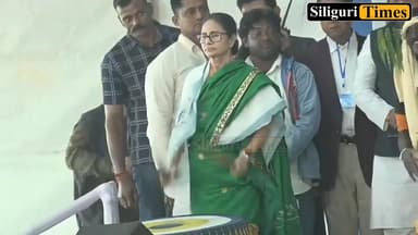 মালদায় জনসভা শেষে আদিবাসি নৃত্য করলেন ও ধামসা বাজালেন মুখ্যমন্ত্রী
#MamataBanerjee #cmweatbengal #AllIndiaTrinamoolCong...