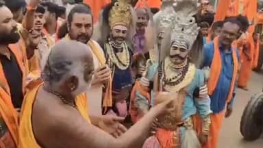 ಶ್ರೀರಂಗಪಟ್ಟಣ: ಪಟ್ಟಣದ ಜಾಮೀಯಾ ಮಸೀದಿ ಬಳಿ ಹೈಡ್ರಾಮಾ; ಭಕ್ತರು-ಪೊಲೀಸರ ನಡುವೆ ತಳ್ಳಾಟ