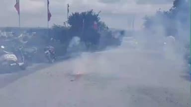 சூளகிரி: வெங்கடேசபுரம் அரசுப்பள்ளியில் புதிய 2 வகுப்பறை கட்டிடங்களை திறந்து வைத்து மாணவர்களுக்கு விளையாட்டு உபகரணங்கள் வழங்கிய MLA