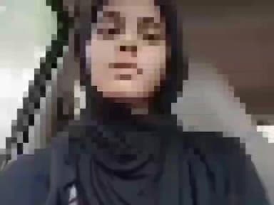 हसनपुर: आदमपुर निवासी प्रेमिका ने प्रेमी से की शादी, परिवार ने बताया जान का खतरा, वीडियो हुआ वायरल