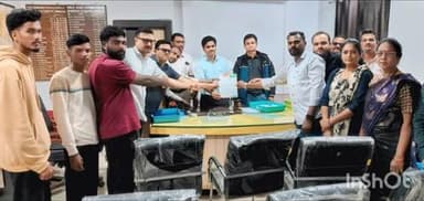 अहेरी: अहेरी मुख्य रस्ताचे रखडलेले डांबरीकरणाचे काम त्वरित सुरु करा अन्यथा आंदोलन करू.. भाजपा पदाधिकाऱ्यांचा इशारा