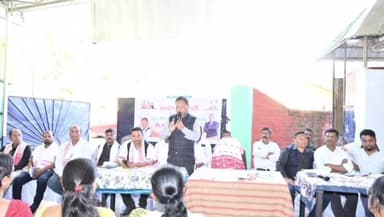 টিংখং: বিধায়ক সেৱা কেন্দ্ৰত আয়োজিত টিংখাং সমষ্টিৰ বুথ পৰ্যায়ৰ এজেণ্টসকলৰ কৰ্মশালাত উপস্থিত মন্ত্ৰী বিমল বৰা