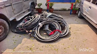 कवठे महांकाळ: कुंडलापूर व वाघोली येथील पवनचक्क्यांचे केबल चोरणार्या दोघांना कवठेमहांकाळ पोलिसांकडून अटक