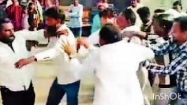 घाटंजी: घाटंजी येथे नगरपरिषद निवडणुकीदरम्यान हाणामारी,तणावपूर्ण वातावरणात मतदान