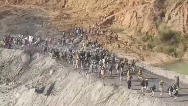 सरगुजा। साउथ ईस्टर्न कोलफील्ड्स लिमिटेड (SECL) द्वारा संचालित अमेरा ओपनकास्ट कोल माइंस के एक्सटेंशन को लेकर आज क्षेत्र में भारी तनाव , सरगुजा बचाओ पर्यावरण बचाओ