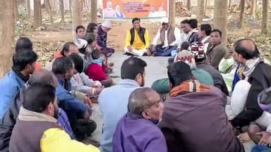 ঝালদা ১: কুশি এলাকায় বিজেপির বুথ কমিটির বৈঠকে উপস্থিত জেলা সভাপতি শংকর মাহাতো