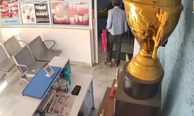 శంకరంపేట్ ఆర్: డెంటల్ ఆస్పత్రిలో చోరీ సీసీ కెమెరాలో రికార్డయిన దృశ్యాలు