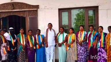 పరిగి: పరిగి పట్టణానికి చెందిన పలువురు బిఆర్ఎస్ నాయకురాలు ఎమ్మెల్యే రామ్మోహన్ రెడ్డి ఆధ్వర్యంలో కాంగ్రెస్ లో చేరిక