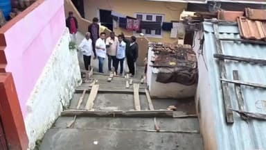 குன்னூர்: குன்னூர் விநாயகர் கோயில் தெரு பகுதியில் கழிவுநீர் கால்வாயுடன் கூடிய நடைபாதை அமைக்கும் பணி