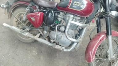 नौगांव: नौगांव पुलिस ने नियम विरुद्ध चल रहे दुर्घटनाग्रस्त तीन वाहनों को किया ज़ब्त