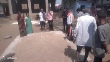 ಹಳಿಯಾಳ: ಯಡೋಗಾದಲ್ಲಿರುವ ಸ.ಹಿ.ಪ್ರಾ ಶಾಲೆಗೆ ಕಳಪೆ ಗುಣಮಟ್ಟದ ಬಿಸಿಯೂಟ ಆಹಾರ ಪದಾರ್ಥಗಳ ಪೊರೈಕೆ, ಪಾಲಕರಿಂದ ಆಕ್ರೋಶ