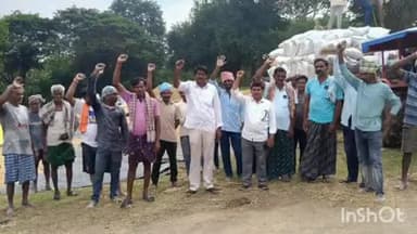 ఇటువంటి ఆంక్షలు లేకుండా రైతులు వద్ద ధాన్యం కొనుగోలు చేయాలి
: డంగభద్ర గ్రామంలో నిరసన చేపట్టిన సిపిఎం నాయకులు