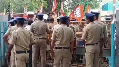 ತುಮಕೂರು: ನುಸಿ ಪೀಡೆ ರೋಗ ನಿಯಂತ್ರಿಸಲು ಆಗದ ಅಧಿಕಾರಿಗಳಿಂದ ಸಚಿವರು ಪ್ಯಾಷನ್ ಷೋ ಮಾಡಿಸಲಿ : ನಗರದಲ್ಲಿ ಬಿಜೆಪಿ ಮುಖಂಡ ದಿಲೀಪ್ ಕುಮಾರ್ ವ್ಯಂಗ್ಯ