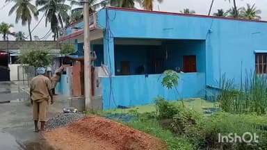 அன்னூர்: அன்னூர் குளத்தில் தண்ணீர் குடியிருப்புகளில் தேங்குவதை தவிர்க்க சென்னை ஐஐடி தொழில்நுட்ப பேராசிரியர்கள் ஆய்வு