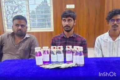 నవాబ్పేట: తాండూర్ సబ్ రిజిస్టర్ కార్యాలయంలో ఏసీబీ దాడులు, ఇంచార్జ్ సబ్ రిజిస్టర్ తో సహా ఇద్దరు రైటర్ల అరెస్ట్