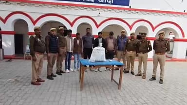 #बांदा अवैध सूखे गांजे के अन्तर्राज्यीय तस्करों को थाना नरैनी पुलिस द्वारा किया गया गिरफ्तार।
#followerseveryonehighligh...