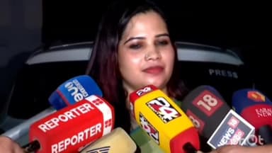 കോഴിക്കോട്: ഷാഫിയാണ് രാഹുലിന്റെ ഗാർഡിയൻ, മാങ്കൂട്ടത്തിൽ തന്നോടും മോശമായി പെരുമാറിയെന്ന് എം.എ ഷഹനാസ് കോഴിക്കോട് പറഞ്ഞു