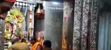 ಸವದತ್ತಿ: ಸವದತ್ತಿ ಯಲ್ಲಮ್ಮನ ಗುಡ್ಡದಲ್ಲಿ ಹೊಸ್ತಿಲ್ಲ ಹುಣ್ಣಿಮೆ ಸಂಭ್ರಮ ರೇಣುಕಾ ಯಲ್ಲಮ್ಮ ತಾಯಿಗೆ ವಿವಿಧ ಪೂಜೆ