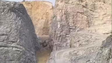 ओबरा: सोनभद्र में 37 पत्थर खदानों में खनन कार्य पर रोक, खान सुरक्षा निदेशालय ने सुरक्षा मानकों की अनदेखी पर लगाई पाबंदी