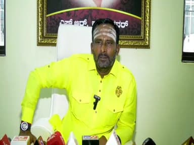 ಇಳಕಲ್: ಬಸವ ತಾಲಿಬಾನ್ ಹೇಳಿಕೆ ಹಿನ್ನೆಲೆ,ನಗರದಲ್ಲಿ ಕನ್ಹೇರಿ ಶ್ರೀಗಳ ವಿರುದ್ಧ ಶಾಸಕ ಕಾಶಪ್ಪನವರ್ ವಾಗ್ದಾಳಿ