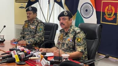 শিলিগুড়িতে বিসএসএফ আইজির সাংবাদিক সম্মেলন