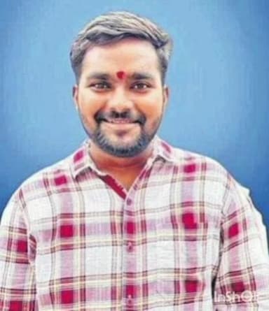 గీసుగొండ: *lవీధి కుక్కలు వెంబడించడంతో బైకుపై నుండి పడి యువకుడు మృతి మచ్చాపూర్ గ్రామంలో ఘటన సోషల్ మీడియాలో వైరల్