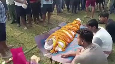 ତିର୍ତ୍ତୋଲ: ଅଙ୍ଗଦାନ କରି ଚର୍ଚ୍ଚା ରେ ଥିବା ସନ୍ତୋଷ ଙ୍କୁ ଜିଲ୍ଲା ପ୍ରଶାସନ ତରଫରୁ ଗାର୍ଡ ଅଫ ଅନର ବଡ଼ ଜିଙ୍ଗଲ ଗ୍ରାମ ସ୍ମଶାନ ପ୍ରଦାନ