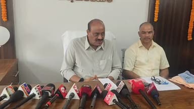 టెక్కలి: వైసీపీ అధినేత జగన్మోహన్ రెడ్డి మీడియా సమావేశాల్లో పచ్చి అబద్ధాలు మాట్లాడుతున్నారన్న రాష్ట్ర వ్యవసాయశాఖ మంత్రి అచ్చెన్న