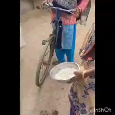 পুরুলিয়া ১: চাকদাগ্রামের ICDS সেন্টারে সবজি ডিম ছাড়াই দেওয়া হচ্ছে ভাত ,অভিযোগ গ্রামবাসীদের