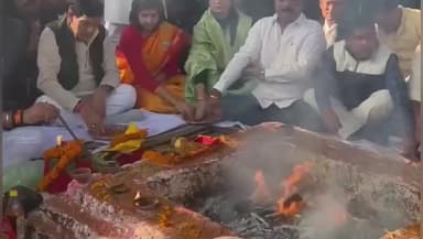 घोसी: घोसी इलाके में चीनी मिल में पेराई सत्र का शुभारम्भ, मंत्री एके शर्मा ने हवन पूजन कर किया शुभारम्भ