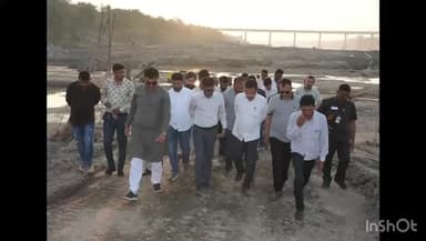 સાવલી: પોઇચા કનોડા વિસ્તારમાં ચાલી રહેલી વીયર કામનું નિરીક્ષણ મંત્રી ઈશ્વરભાઈ પટેલ દ્વારા કરવામાં આવ્યું