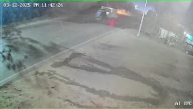 मऊ: नसोपुर गांव में चोरों ने लाखों रुपए के जेनरेटर पर किया हाथ साफ, सीसीटीवी में हुआ कैद