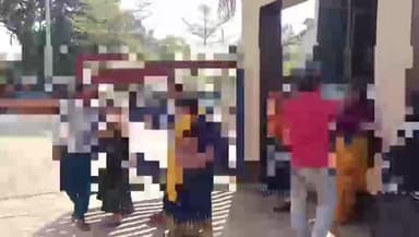 ঢেকিয়াজুলি ভাগ: ঢেকীয়াজুলি আৰক্ষী থানাৰ সন্মুখত দুই ফৈদৰ সংঘাত,আৰক্ষীয়ে আবদ্ধ কৰিলে দুগৰাকী লোকক