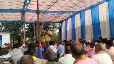 नरहरपुर: धर्मांतरण रोकने के लिए 35 गांव के सर्व समाज के लोगों ने नरहरपुर में बैठक कर लिया शपथ