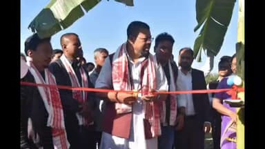 শদিয়া: অম্বিকাপুৰত নতুনকৈ নিৰ্মাণ কৰা বিদ্যালয় ভৱনটোৰ শুভ উদ্বোধন কৰে বিধায়ক বলীন চেতিয়াই