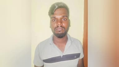 ஏரல்: வெள்ளமடம் பகுதியில் தடைசெய்யப்பட்ட புகையிலை பொருட்களை சட்டவிரோத விற்பனை ஒருவர் கைது 275 கிலோ புகையிலை பொருட்கள் மற்றும் கார் பறிமுதல்