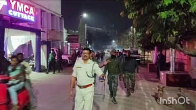 କଟକ ପୌରାଞ୍ଚଳ: ବାରବାଟୀରେ ଟିକେଟ ବିକ୍ରି କଳା ବଜାରି ନେଇ ପୁଲିସର ଷ୍ଟାଡିୟମ ରାସ୍ତାରେ ଫ୍ଲାଗମାର୍ଚ୍ଚ