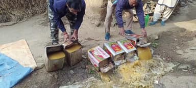 পুঞ্চা: পুঞ্চা থানার একাধিক জায়গায় চোলাই মদের বিরুদ্ধে অভিযানে মানবাজার সার্কেল আবগারি দপ্তর