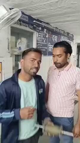 प्लास्टिक माझे पतंग उड़ाने से bike सवार की गर्दन पर आया कट सभी के अपील हैं अपने बच्चों को प्लास्टिक माझे दूर रखे ।