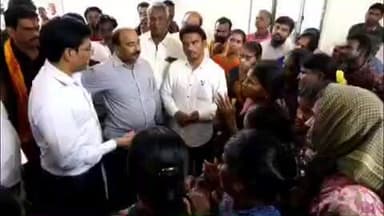 బాలాయపల్లి పునరావసకేంద్రాన్ని పరిశీలించిన జిల్లా కలెక్టర్ వెంకటేశ్వర్