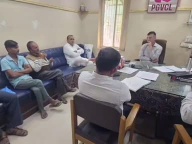 પાલીતાણા: તાલુકાના પડતર વીજ પ્રશ્નો અંગે ધારાસભ્યએ pgvcl કચેરી ખાતે રજૂઆત કરી