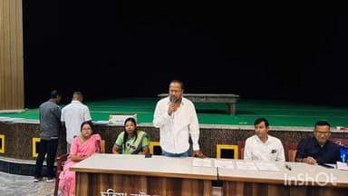 চতিয়াৰ নীলিমা নাট্য ভৱনত ৰাজহুৱা সভাত বিধায়ক পদ্ম হাজৰিকাৰ অংশগ্ৰহণ