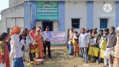 আড়শা: ডালশস্য উৎপাদনের জমির পরিমাণ বাড়াতে চাষিদের ডালশস্য তুলে দেওয়া হয় আড়শা কৃষি দপ্তরে
