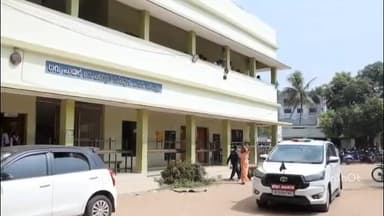 കരുനാഗപ്പള്ളി: ചവറയിലും കരുനാഗപ്പള്ളിയിലും വോട്ടിംഗ് യന്ത്രങ്ങളുടെ ക്രമീകരണപ്രക്രിയ വിലയിരുത്തി ജില്ലാ കലക്ടര്