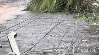 കോഴിക്കോട്: ഓമശ്ശേരി, കൂടത്തായി ഭാഗത്ത് ചുഴലിക്കാറ്റ്, വ്യാപക നാശനഷ്ടം, പ്രദേശം ഇരുട്ടിൽ