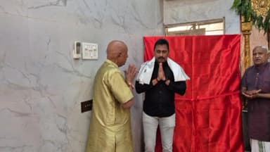 પાદરા: “યોગીરાજ રંગ અવધૂત” ફિલ્મના ઑફિશિયલ પોસ્ટરનું વિમોચન પાદરા ખાતે કરવામાં આવ્યું