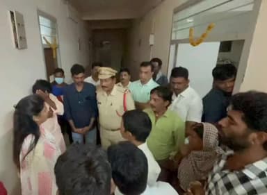 శింగనమల: ఎల్లుట్ల గ్రామంలో అప్పుల బాధతో మృతిచెందిన కుటుంబాన్ని పరామర్శించిన సింగనమల ఎమ్మెల్యే బండారు శ్రావణి