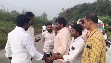 శింగనమల: దయ్యాలకుంటపల్లి గ్రామ సమీపాన మృతదేహాన్ని అడ్డుకున్న వైసీపీ నేతలు. పోలీసులకు వైసీపీ నాయకులకు మధ్య వాగ్వాదం