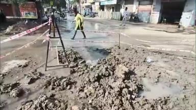 વડોદરા: ગોકળગતિએ ચાલતી કામગીરી,લાઈનમાં ભંગાણ થતા હજારો લીટર પાણીનો થયો વેડફાટ